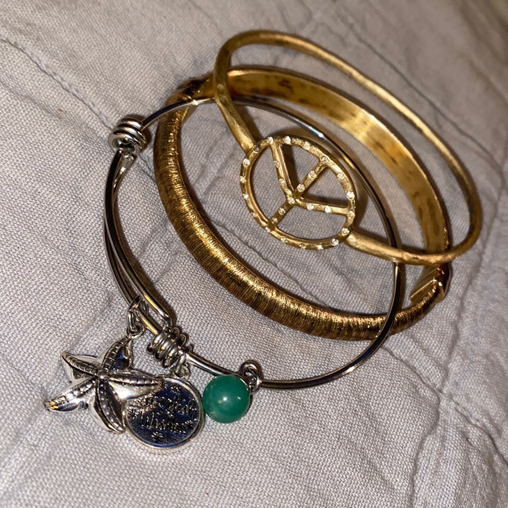 Set of 3 assorted bracelets, mermaid, spring clasp & peace sign ☮️